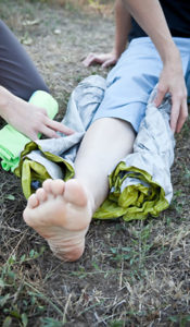 slideshow first aid broken leg 1 445x260 18790